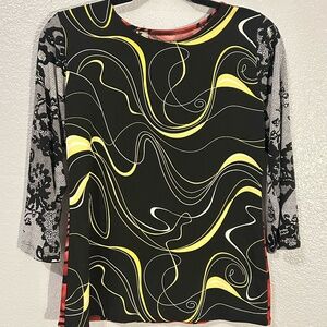 Unique Pattern Quarter Length Long Sleeve